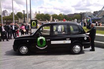 04_Una classica black cabs londinese alimentata ad idrogeno. 
Credit  http://www.tuttogreen.it