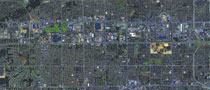 Detroit satellitare| La riconversione delle aree industriali dismesse può generare piani di sviluppo urbano più sostenibili come mostra l’ immagine di Detroit acquisita dal satellite IKONOS  ad 1 m di risoluzione. Immagine elaborata e distribuita da e-GEOS, una società ASI/Telespazio.