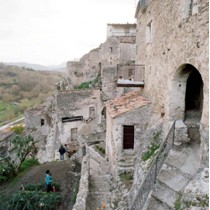 Million Donkey Hotel, Feld 72, Prata Sannita (SA) 2005-in corso