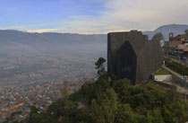 Urbanistica sociale a Medellín, Biblioteca Spagna, PUI (Progetto Urbano Integrale) nord orientale, architetto Giancarlo Mazzante