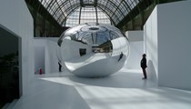 White geology. Scenography for La Force de l’Art 02, second triennial contemporary art exhibition, Grand Palais, Champs-Elysées, Paris, France. Philippe Rahm architectes. White Geology planned for La Force de l’Art 02, the second triennial contemporary art exhibition at the Grand Palais on the Champs-Elysées in Paris, is an exploration of the reflection of a background and the power of a white surface to emit light and create optical reflection. The material used for the background serves simply to ensure a high degree of reflection, 80%, and diffract and diffuse the light. It is a white landscape, a white museum cube unfolded to provide a stand for the art works which are set like natural objects on and in front of it. Their shapes and colours stand out sharply against this neutral white background, which blurs the distinction between vertical and horizontal. It is a simplified, white geological form. Shallow, objective and devoid of mystery, White Geology has a reflection level that is similar to snow – 80% –, where all shadows and architectural ornament are obliterated.)