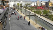 Grenoble - Operazione de Bonne : lo spazio commerciale_il giardino dei Valloni dalla terrazza di un ristorante.
www.debonne-grenoble.fr
